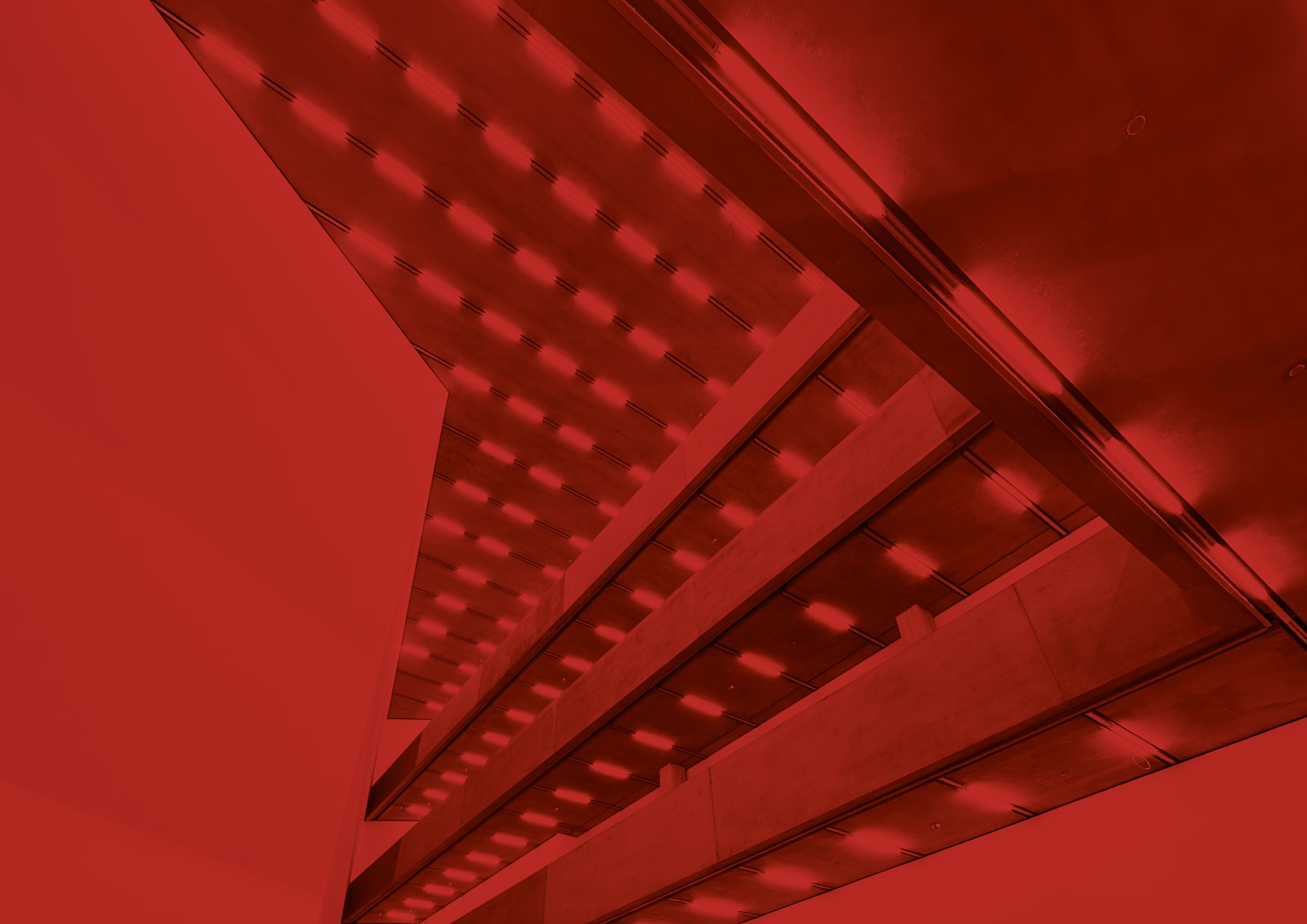 Steve MᶜQueen, Bass, 2024 LED Light and Sound, Courtesy the artist, Co-commissioned work by Laurenz Foundation, Schaulager Basel and Dia Art Foundation, Photo: Irma Boom